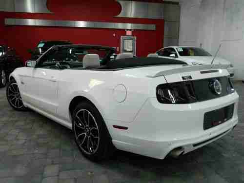 2013 Ford Mustang GT Convertible 2-Door 5.0L, image 8
