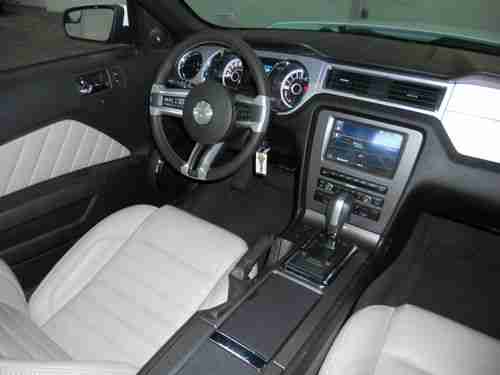2013 Ford Mustang GT Convertible 2-Door 5.0L, image 12