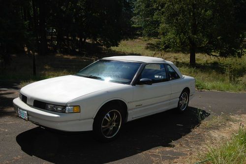 1990 cutlass supreme convertible - fun in the sun!