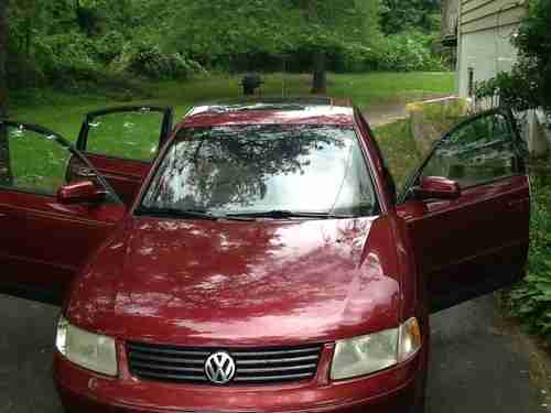 2000 Volkswagen Passat GLX Sedan 4-Door 2.8L, image 3