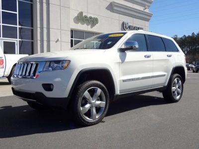 2011 jeep grand cherokee overland v8  27k miles 4x4 navi-pano roof