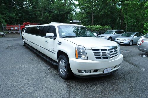 2007 cadillac escalade limousine 200" moonligth