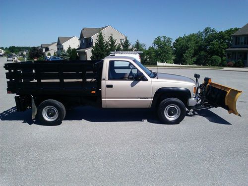 92' chevy k2500 4x4 cheyenne*one-owner*38,236 orig. miles*stake body*snow plow