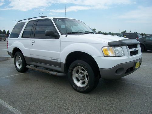 2001 ford explorer sport trac 4x4 2dr suv!