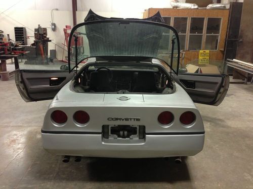 1988 Chevrolet Corvette Coupe, image 3