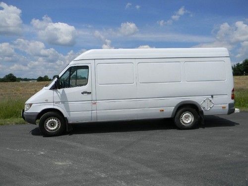 Dodge freightliner sprinter fedex mercedes benz diesel cargo van