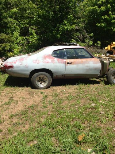 Pontiac lemans gto 1969 2-door coupe parts car  no reserve