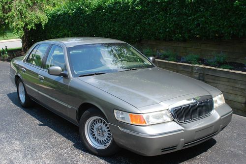 LS 4.6L V8 HANDLING/ULTIMATE PACKAGE Leather **VERY Clean Runs/Looks EXCELLENT**, image 4