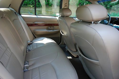 LS 4.6L V8 HANDLING/ULTIMATE PACKAGE Leather **VERY Clean Runs/Looks EXCELLENT**, image 9