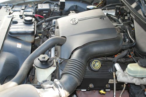 LS 4.6L V8 HANDLING/ULTIMATE PACKAGE Leather **VERY Clean Runs/Looks EXCELLENT**, image 11