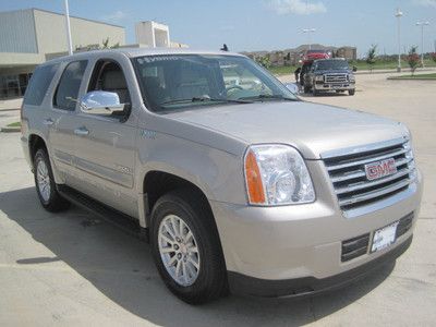 Hybrid Hybrid-electric SUV 6.0L NAV CD AM/FM Stereo w/Navigation/CD/MP3 Spoiler, image 4