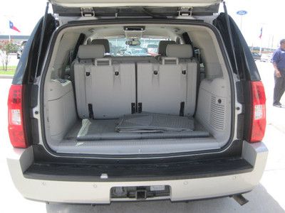 Hybrid Hybrid-electric SUV 6.0L NAV CD AM/FM Stereo w/Navigation/CD/MP3 Spoiler, image 9