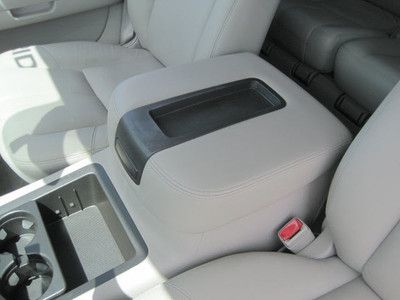 Hybrid Hybrid-electric SUV 6.0L NAV CD AM/FM Stereo w/Navigation/CD/MP3 Spoiler, image 22