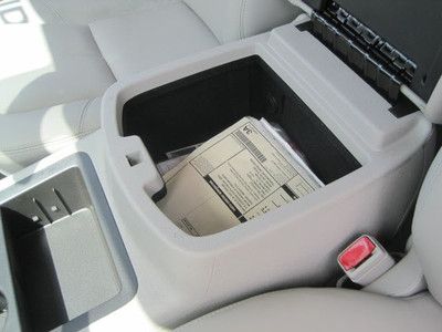 Hybrid Hybrid-electric SUV 6.0L NAV CD AM/FM Stereo w/Navigation/CD/MP3 Spoiler, image 23