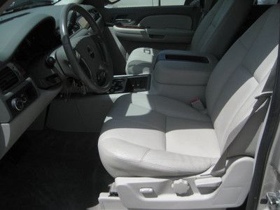 Hybrid Hybrid-electric SUV 6.0L NAV CD AM/FM Stereo w/Navigation/CD/MP3 Spoiler, image 24