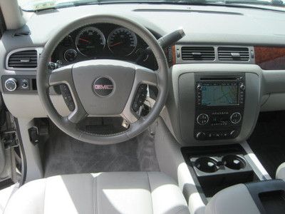 Hybrid Hybrid-electric SUV 6.0L NAV CD AM/FM Stereo w/Navigation/CD/MP3 Spoiler, image 25