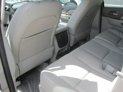 Hybrid Hybrid-electric SUV 6.0L NAV CD AM/FM Stereo w/Navigation/CD/MP3 Spoiler, image 29