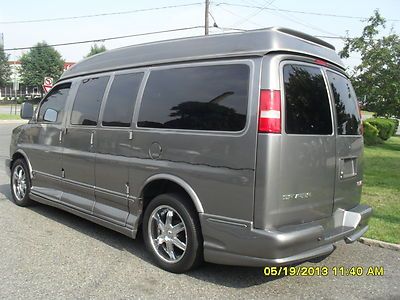 GMC Savana Turtle Top Conversion Van by Explorer Van Co. w/ No Reserve, image 5