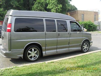 GMC Savana Turtle Top Conversion Van by Explorer Van Co. w/ No Reserve, image 9