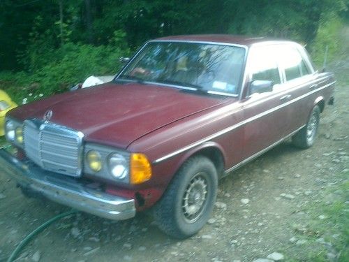 1983 mercedes benz 300 sd turbo diesel, has a/c &amp; veggy oil conversion!