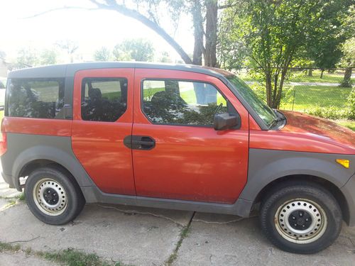 2004 honda element - good condition - runs great ! 190,330 miles