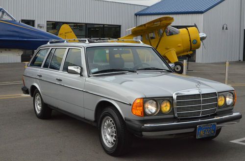 Turbo diesel w123 wagon one owner 77,800 miles cream puff