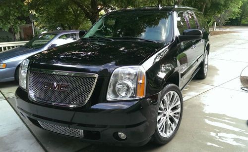 2007 gmc yukon xl 1500 denali sport utility 4-door 6.2l black loaded!