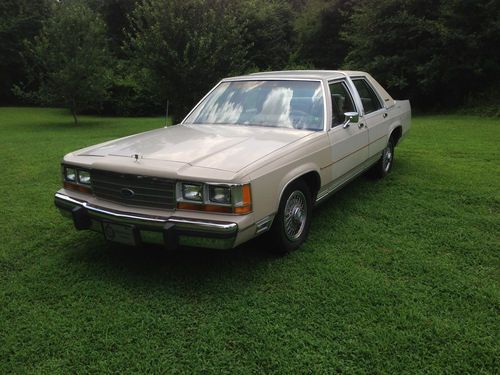 1988 ford ltd crown victoria lx  less than 92,000 miles!