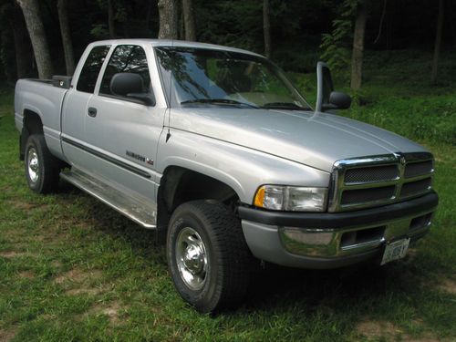 2000 dodge ram 2500  extended cab  laramie trim v10 magnum 4x4