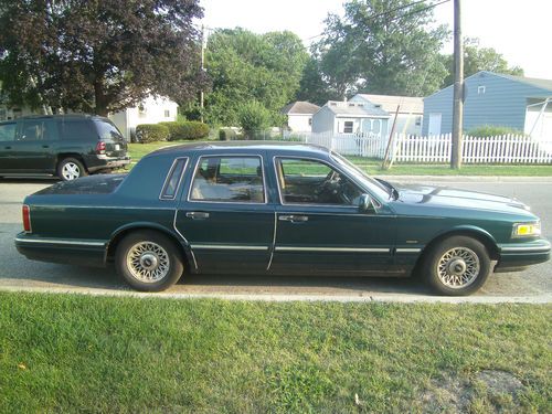 1996 Lincoln Town Car Signature Sedan 4-Door 4.6L, US $3,995.00, image 2