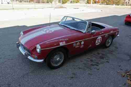 1966 MGB with Overdrive, image 2