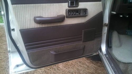 1989 Toyota Land Cruiser Base Sport Utility 4-Door 4.0L $16,500, image 5