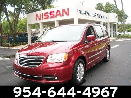 2012 chrysler 4dr wgn touring