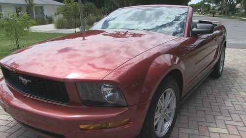 2006 ford mustang base convertible 2-door 4.0l