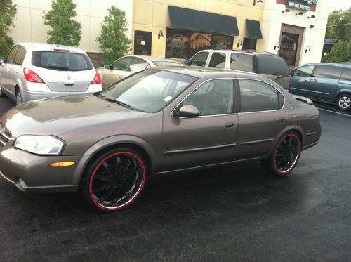 2000 nissan maxima se sedan 4-door 3.0l