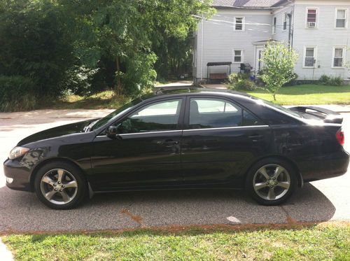 2005 toyota camry se sedan 4-door 3.3l