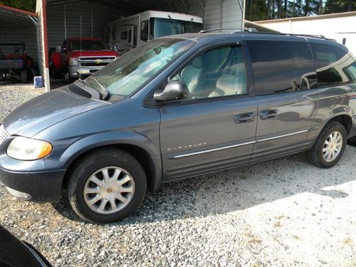 2001 chrysler town and country mini van no reserve!!!!!