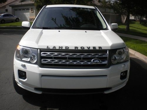 2011 land rover lr2 hse sport utility 4-door 3.2l