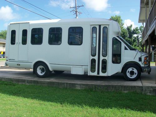 2001 chevrolet express 3500 ls standard passenger van 3-door 8.1l