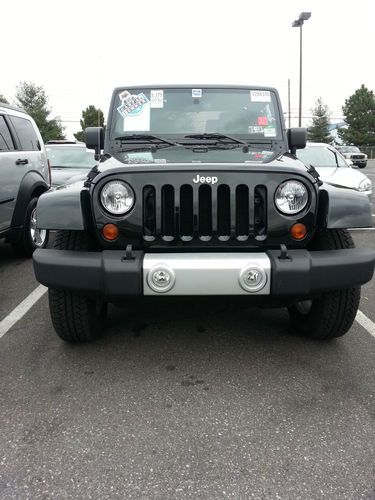 2012 jeep wrangler sahara sport utility 2-door 3.6l