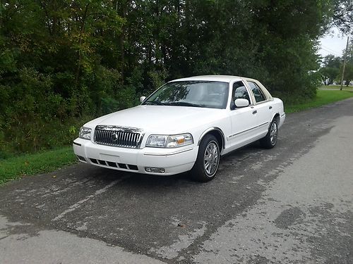 2008 mercury grand marquis gs w/ upgraded leather / landau roof