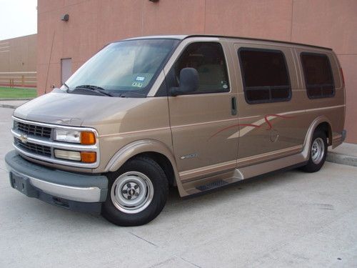 Handicap van power lift cold ac automatic running boards only 111k mi no reserve