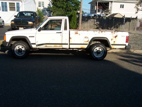 1986 jeep comanche custom standard cab pickup 2-door 2.5l