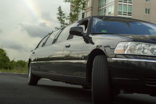 2006 lincoln town car executive l limousine 120" lcw