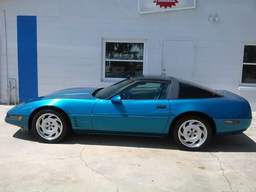 1992 chevrolet corvette base hatchback 2-door 5.7l