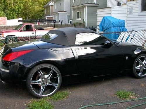 2004 nissan 350z enthusiast convertible 2-door 3.5l