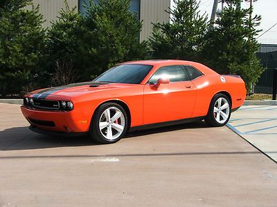 2009 challenger srt8 6.1l nav touchscreen muscle leather sunroof dual stripe blk