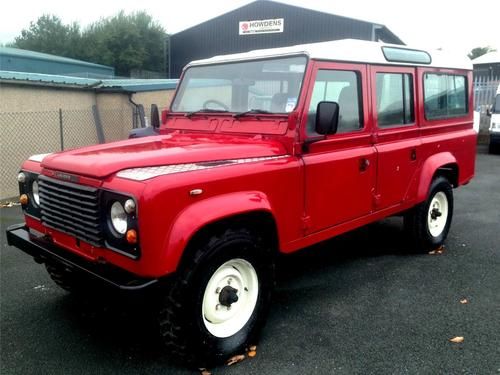 Landrover defender 110 v8 genuine county station wagon 12 seater in red