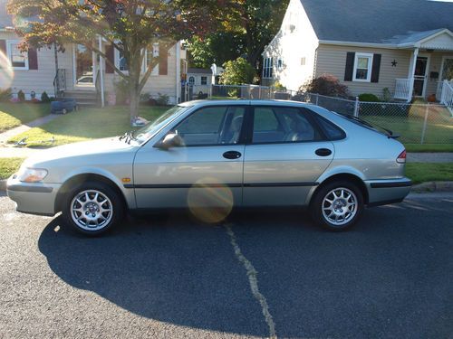 2000 saab 9-3 4-door 2.0l turbo - no reserve