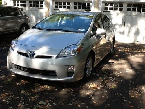 2011 toyota prius  -  original owner / garage kept. no reserve!